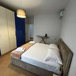 Veranda Center *